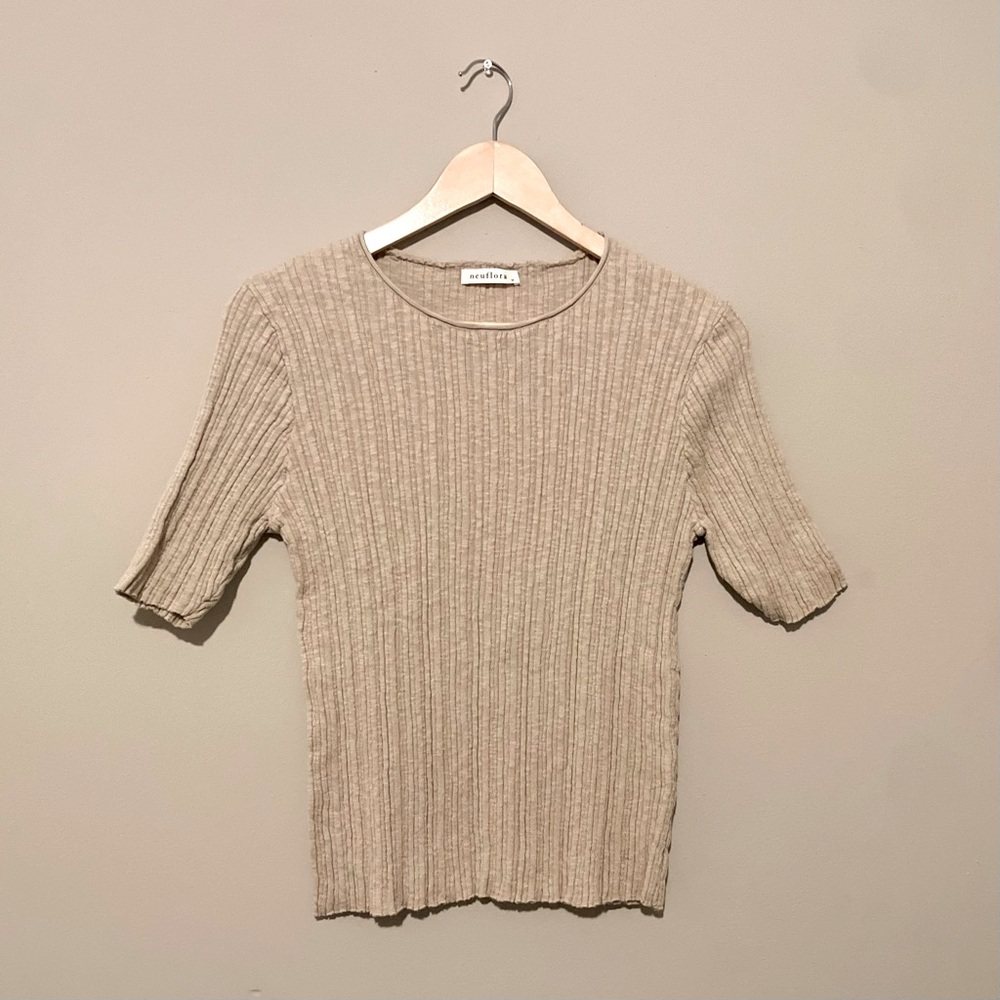 Beautiful Neuflora Top!